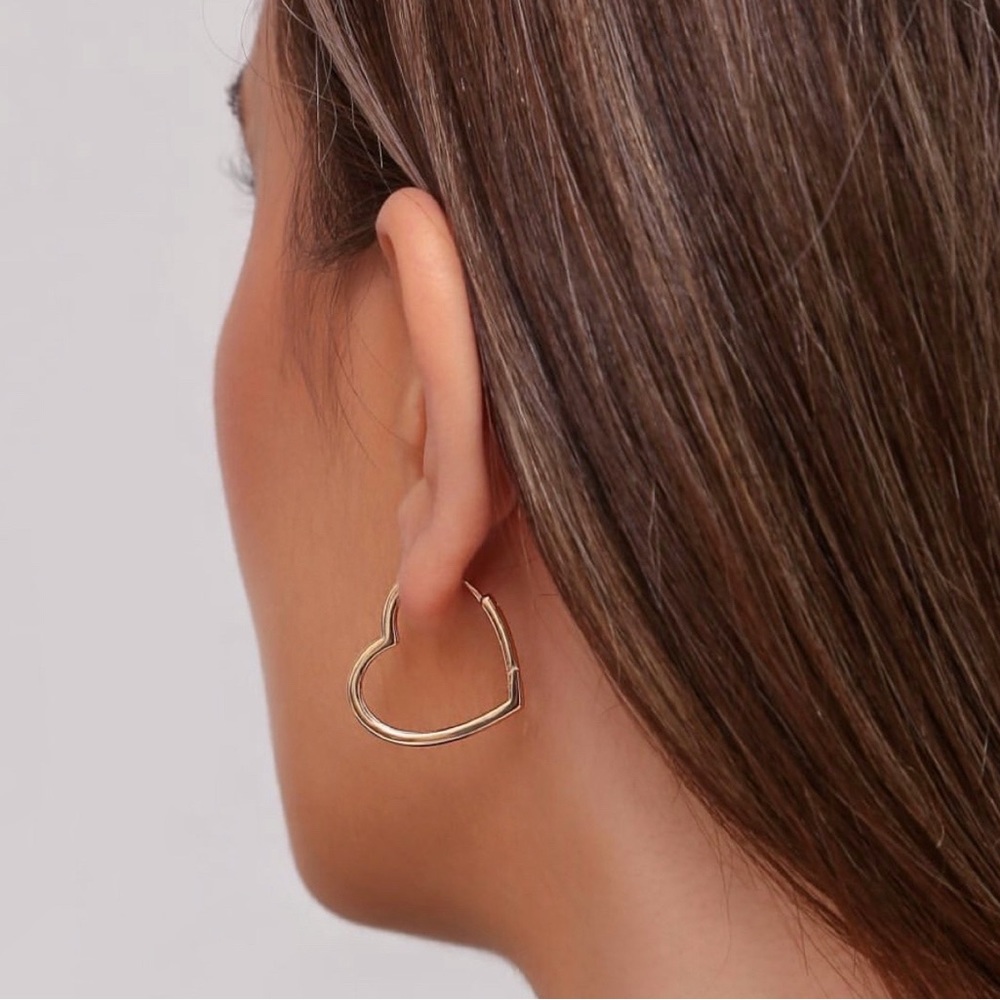 LAST ONE Small Heart Hoop Earrings 18k Gold Color  Luxury Jewelry - Picture 6 of 6